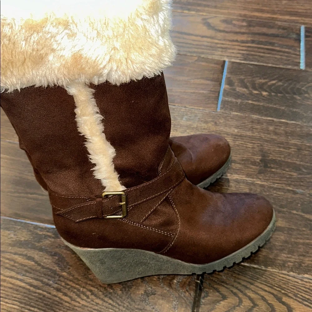 Vintage American Eagle Brown Faux Fur Lined Wedge Boots size 10